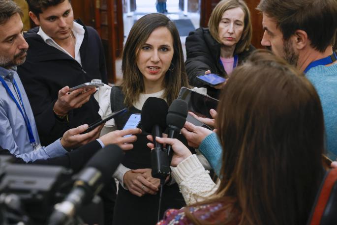 Podemos acusa a la derecha de «asesinar civilmente» al fiscal general del  Estado