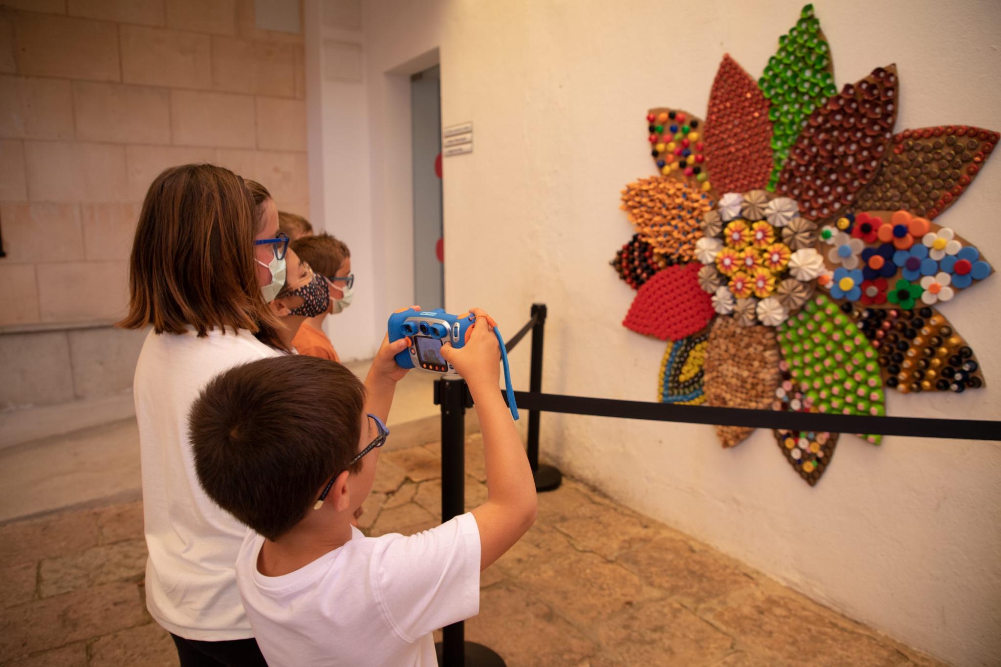 menorca es castell flors als carrers
