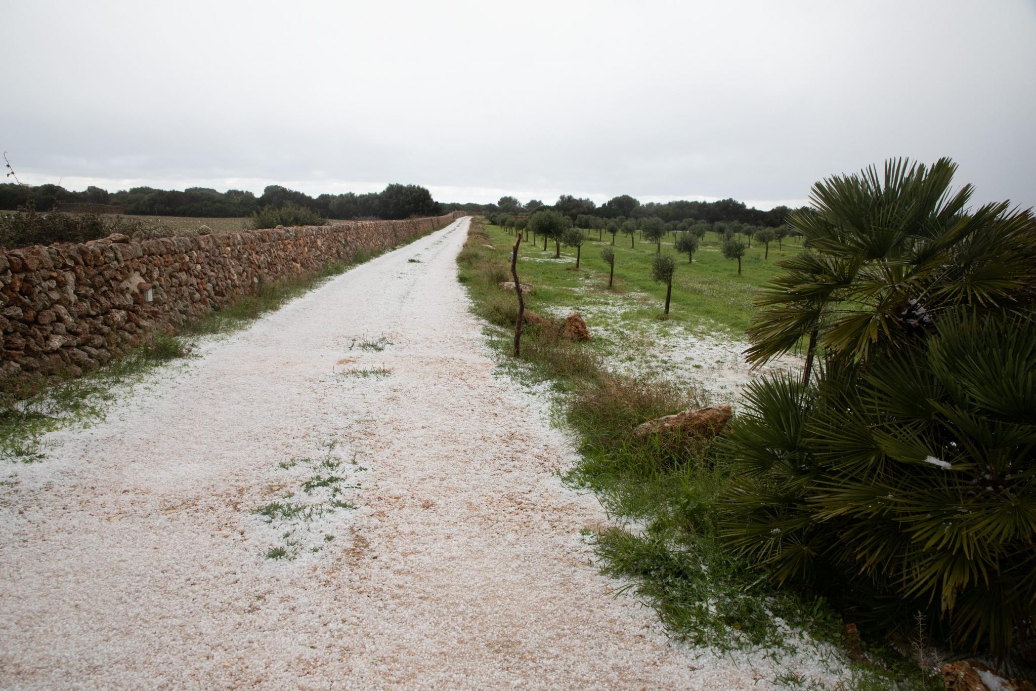 menorca ciutadella granizada pedra mal tiempo calan bosch