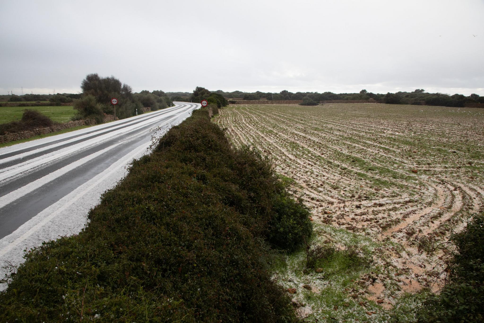 menorca ciutadella granizada pedra mal tiempo calan bosch