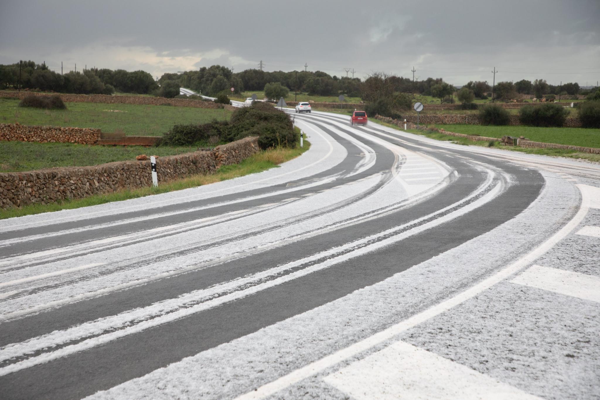menorca ciutadella granizada pedra mal tiempo calan bosch