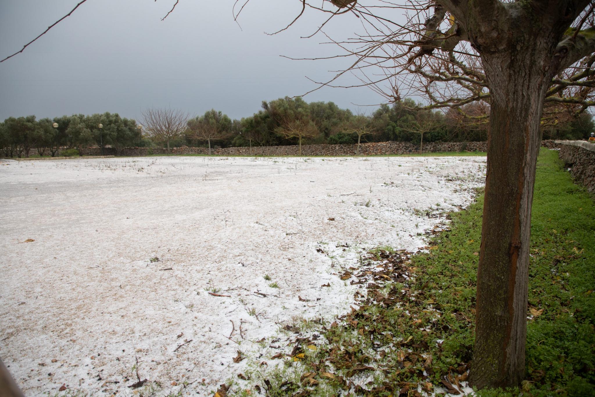 menorca ciutadella granizada pedra mal tiempo calan bosch
