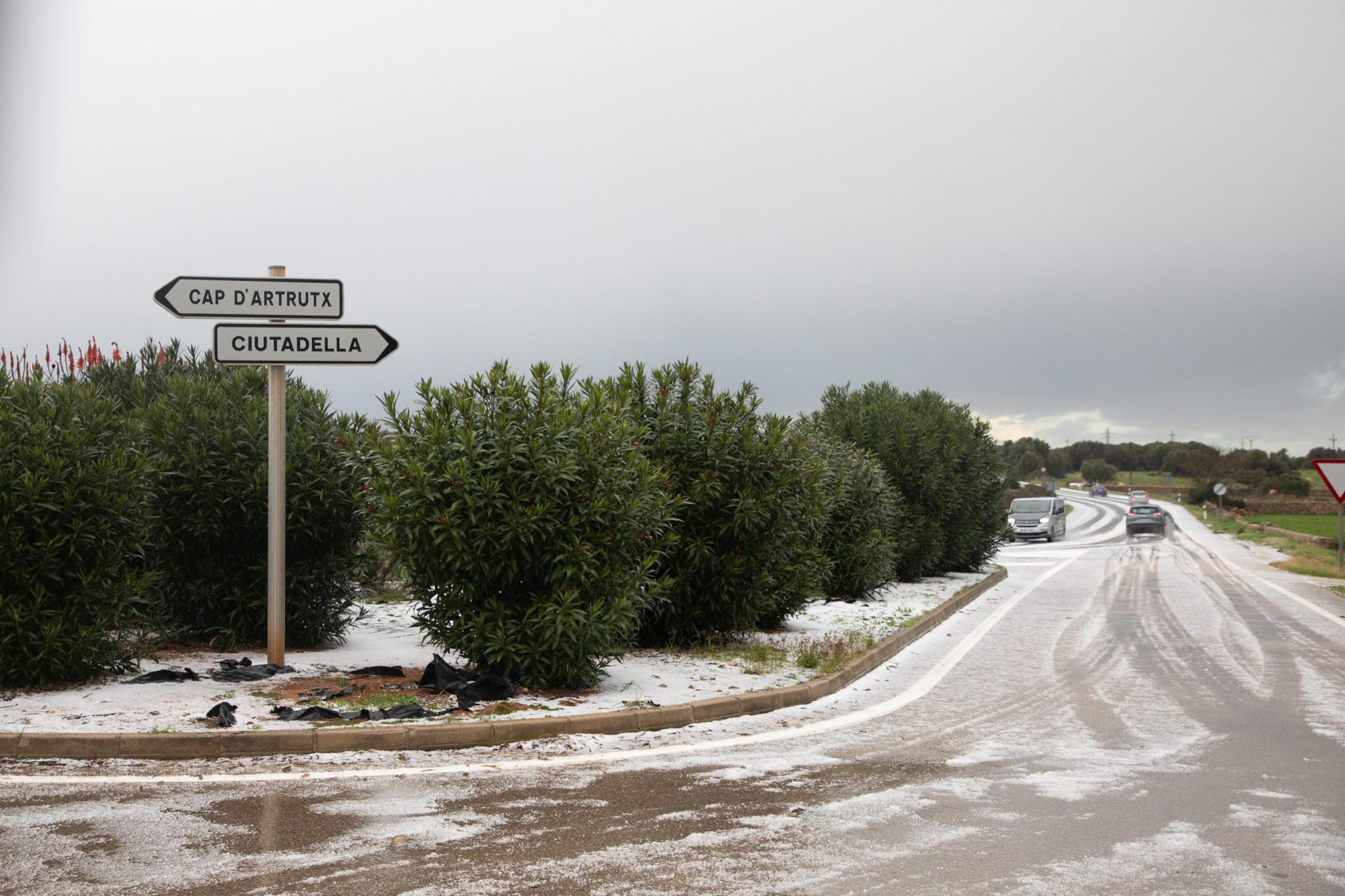 menorca ciutadella granizada pedra mal tiempo calan bosch