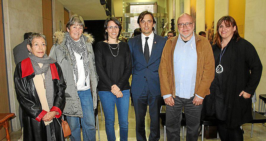Brindis literario en la sede de la OCB