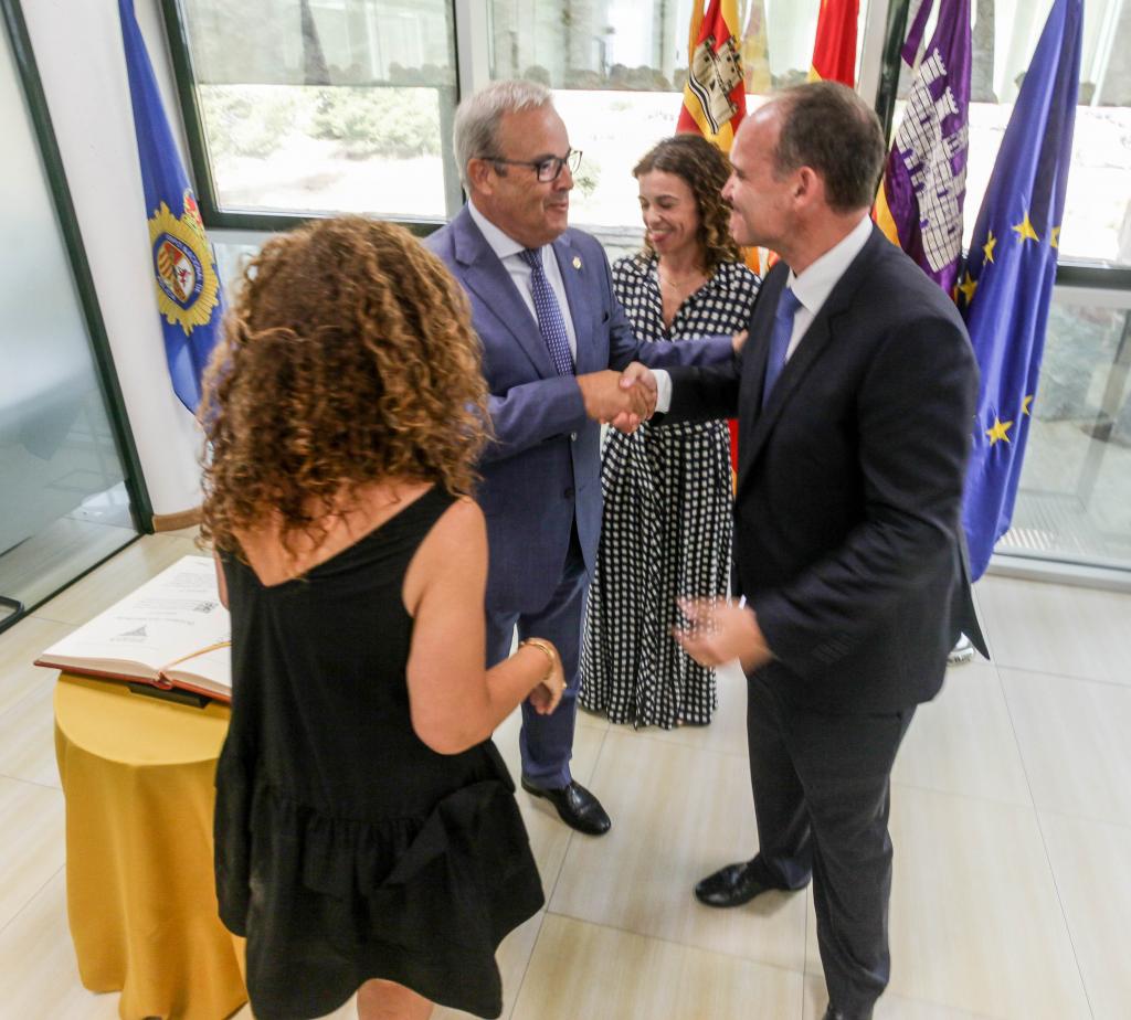 Fotogalería: El acto de juramento del nuevo cargo de Ramón Roca, en ...
