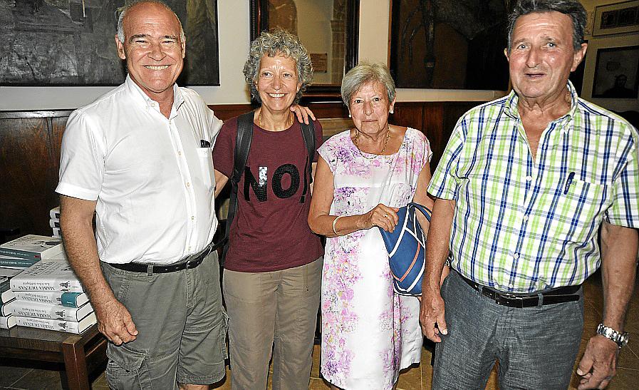 Encuentro literario con María Dueñas en el Club Pollença