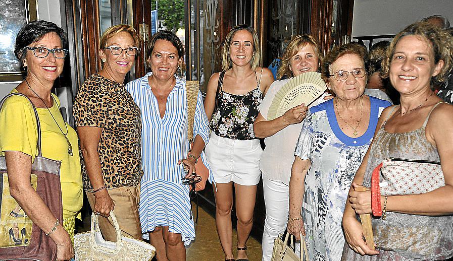 Encuentro literario con María Dueñas en el Club Pollença