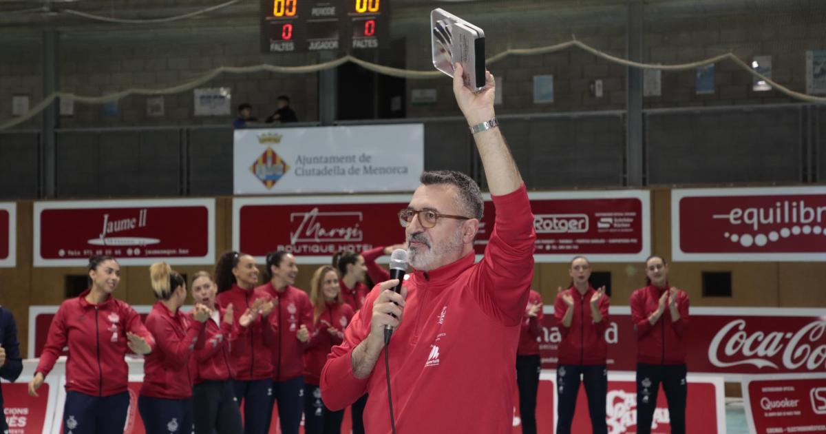 Fotogalería FOTOS El Club Voleibol Ciutadella presenta sus equipos