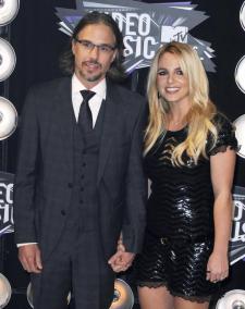 BRITNEY SPEARS SE COMPROMETE CON SU NOVIO JASON TRAWICK