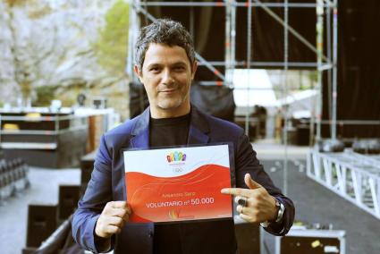 ALEJANDRO SANZ, EL VOLUNTARIO NÚMERO 50.000 DE MADRID 2020