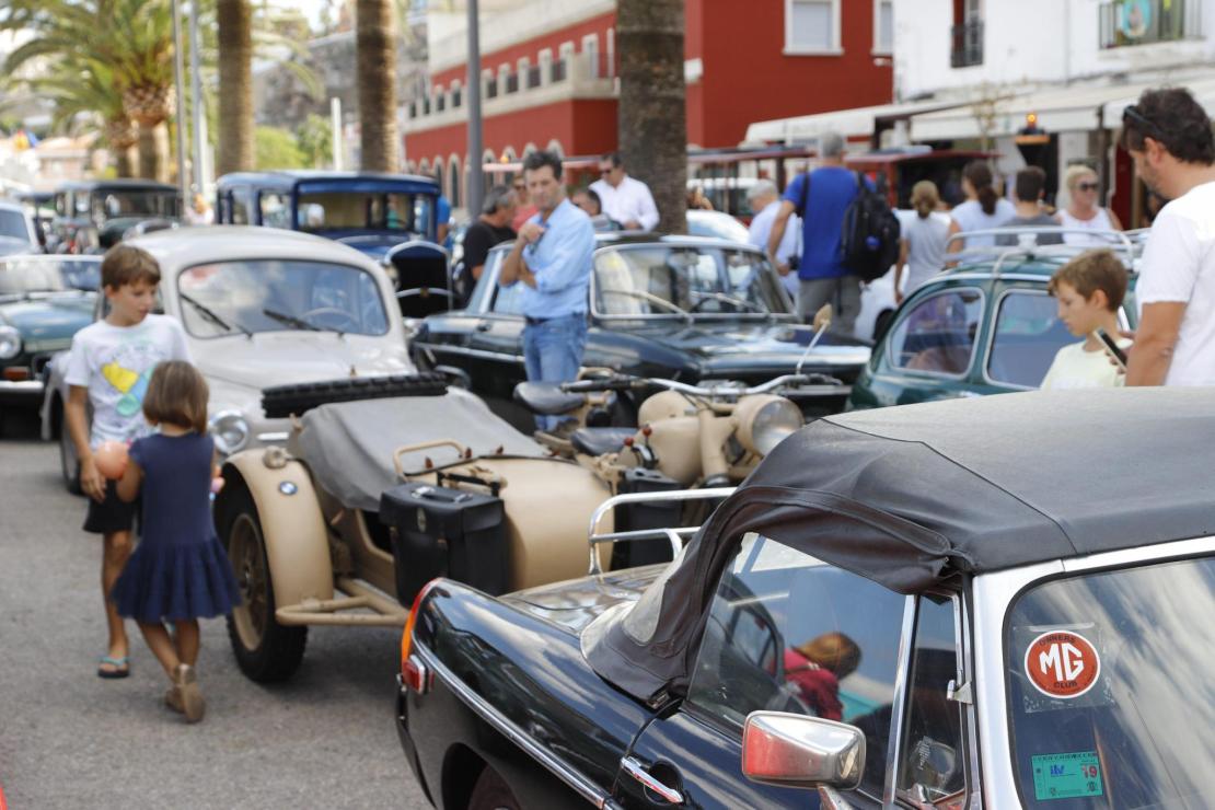 86 vehículos participan en el encuentro balear de Vehículos Clásicos