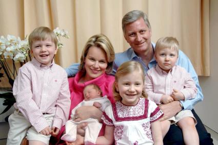 PRINCIPES FELIPE Y MATILDE PRESENTAN A ELEONOR, SU CUARTO HIJO.