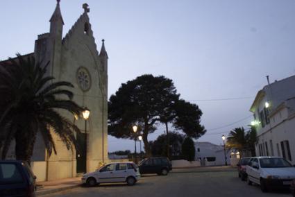 Imagen de la plaza donde se ubica el local de la asociación de vecinos de Llucmaçanes. - Archivo