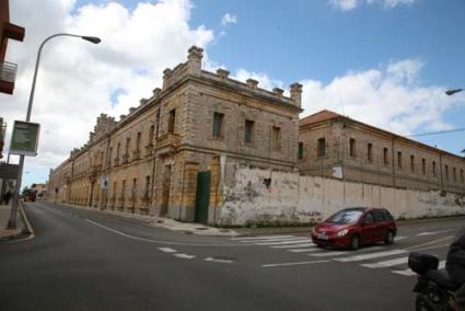 Location. Santiago barracks the preferred site for the project