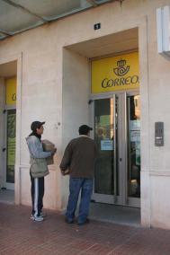 Sorpresa. Estos ciudadanos se encontraron Correos cerrado - Cris