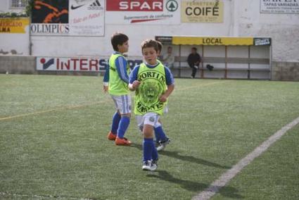 Calentamiento. Los jugadores del Sporting Mahonés, a punto de salir - Archivo