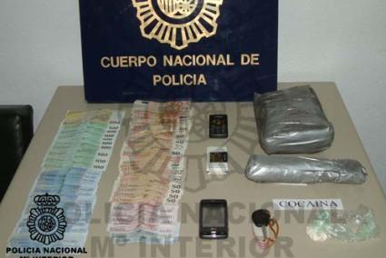 Incautación. 1.700 gramos de cocaína, móviles y dinero en efectivo - C.N.P.