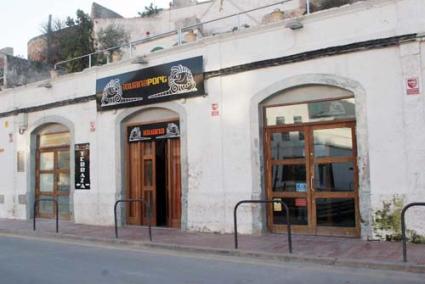 Bar iguana. El local donde trabajaba el vigilante y donde recibió la paliza - Cris