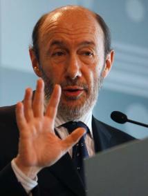 Rubalcaba. Ayer durante la rueda de prensa - Reuters