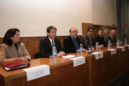 Mesa. Soledad Seisdedos, Rafael Andreu, Bartomeu Llinàs, Vicenç Tur, Joan Lluís Torres y Joan Coll, ayer - Javier