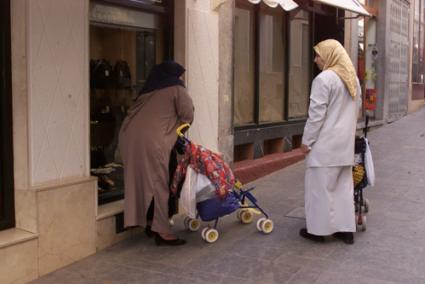 5.648 inmigrantes estaban empadronados en Maó el año pasado. - Archivo