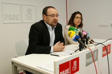 El portavoz del PSOE en el Consell, Damià Borrás, ha anunciado hoy las 45 propuestas de resolución de los socialistas en el debate de Política General. - Gemma