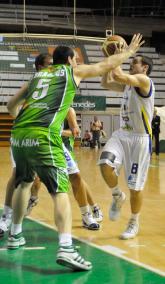 Herrero. El base le ganó la partida a Canals en el primer encuentro - Diario del Alto Aragón