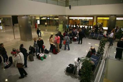 El Aeropuerto de Menorca ha registrado esta mañana la cancelación de dos vuelos. - ARCHIVO