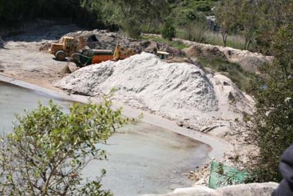 playa. Estado actual de la zona de playa, todavía inutilizada para su uso por los bañistas - Gemma