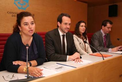 PRESENTACIÓN. Antoni Camacho, Pilar Costa, Marc Pons, Susana Gomila y Santiago Barro - Javier