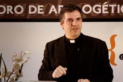 Pablo domínguez. El carismático sacerdote protagonista del documental - internet