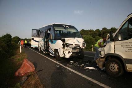 Pile-up. Four vehicles were involved in the accident: a lorry, two coaches and a car