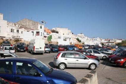 Car Park. Although central and surrounded by houses, Sa Sínia des Cuc is almost deserted late at night