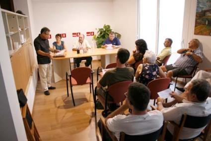 REUNIÓN. Los afiliados del PSOE de Ciutadella dieron un espaldarazo a Pilar Carbonero - Cris