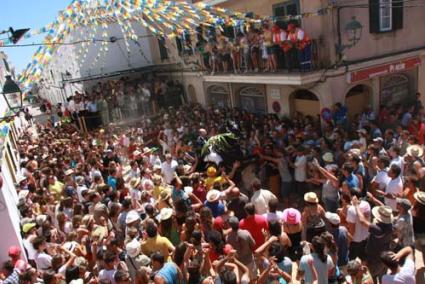 El poble s'omplí de migjorners i visitants per gaudir dels cavalls i la música. - Gemma Andreu