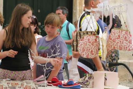 Diversitat. Els artesans exposen una gran quantitat de productes - Cris