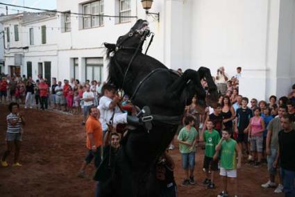 Durant tot el dia es van anar succeint activitats com xocolatada, jaleo i ball de Sant Lluïset - Javier