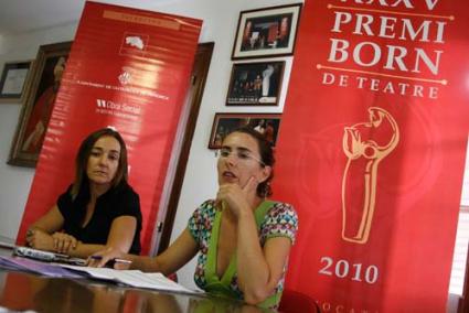 Presentación. Maria Josep Rebassa y Laura Anglada, ayer en la sede del Cercle Artístic - Cris