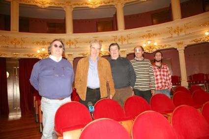 PRESENTACIÓN. Orfila, Cubas, Yañez, Herráiz y López, ayer en el Teatre Principal - Javier