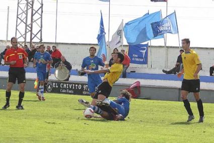 Afición. Escasea en el Municipal pese al fútbol de superior categoría que ofrece el club mahonés - Archivo