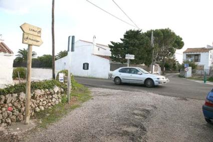 Ubicación. En estos momentos el cruce de la carretera que une Sant Lluís y Es Castell es peligroso - Javier