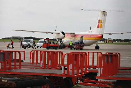 Jornada. Después de un inicio de puente caótico y de 28 horas de inactividad, las instalaciones del Aeropuerto mostraban ayer la imagen habitual de un domingo de invierno - Gemma Andreu