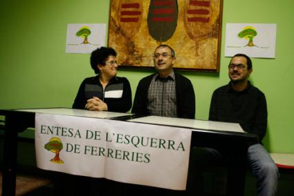 ENTESA. Josep Carreres, Joana Febrer y Cesc Pons, el cartel electoral - Cris