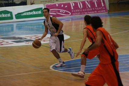 Mejora. El equipo de Alaior espera incrementar su buen juego en casa ante el Valencia - Archivo