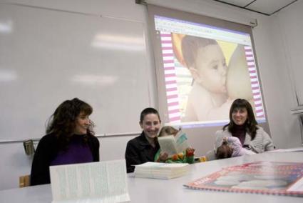 Promotores. Magda Barea, Cristina i Joana Vidal són les mares que aporten la seva experiència - Cris