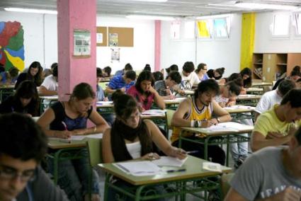 Esfuerzo. Este año los estudiantes menorquines que se presentaron a la Selectividad volvieron a destacar por encima de la media balear - Archivo