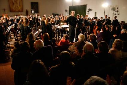 A casa. La Banda de Música de Ferreries va oferir ahir a l’església de Santa Maria el primer dels tres recitals que té previstos aquest cap de setmana - Cris