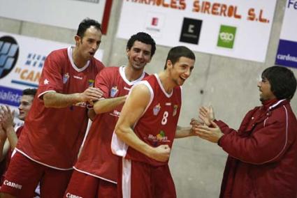 Un equipo. El Alcázar se impuso al líder Platja Palma haciendo gala de un gran juego de equipo - Gemma Andreu