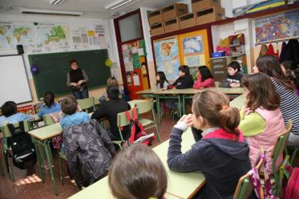 Grup. Victòria Fradera va impartir el taller al grup de cinquè del Col·legi públic Antoni Juan de Maó el passat dia 11 - Javier