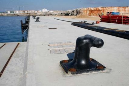 MUELLE. Las instalaciones del puerto exterior de Ciutadella, casi acabadas, esperan recibir las primeras embarcaciones - Archivo